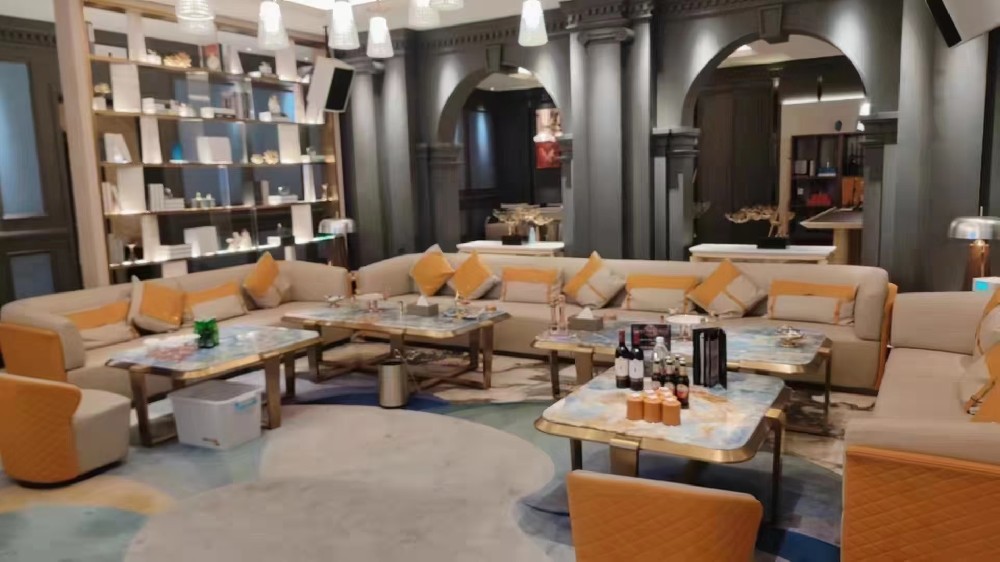 南昌水晶8号KTV夜总会：璀璨之夜，尽在晶彩世界