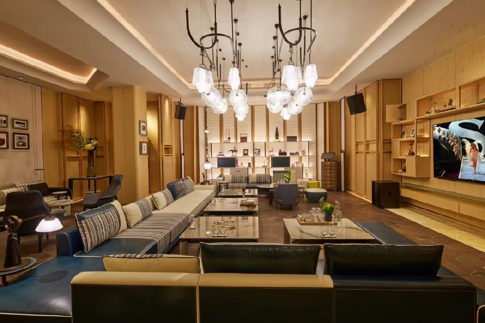 南昌夜场招聘：献给没人疼爱的夜场女人！